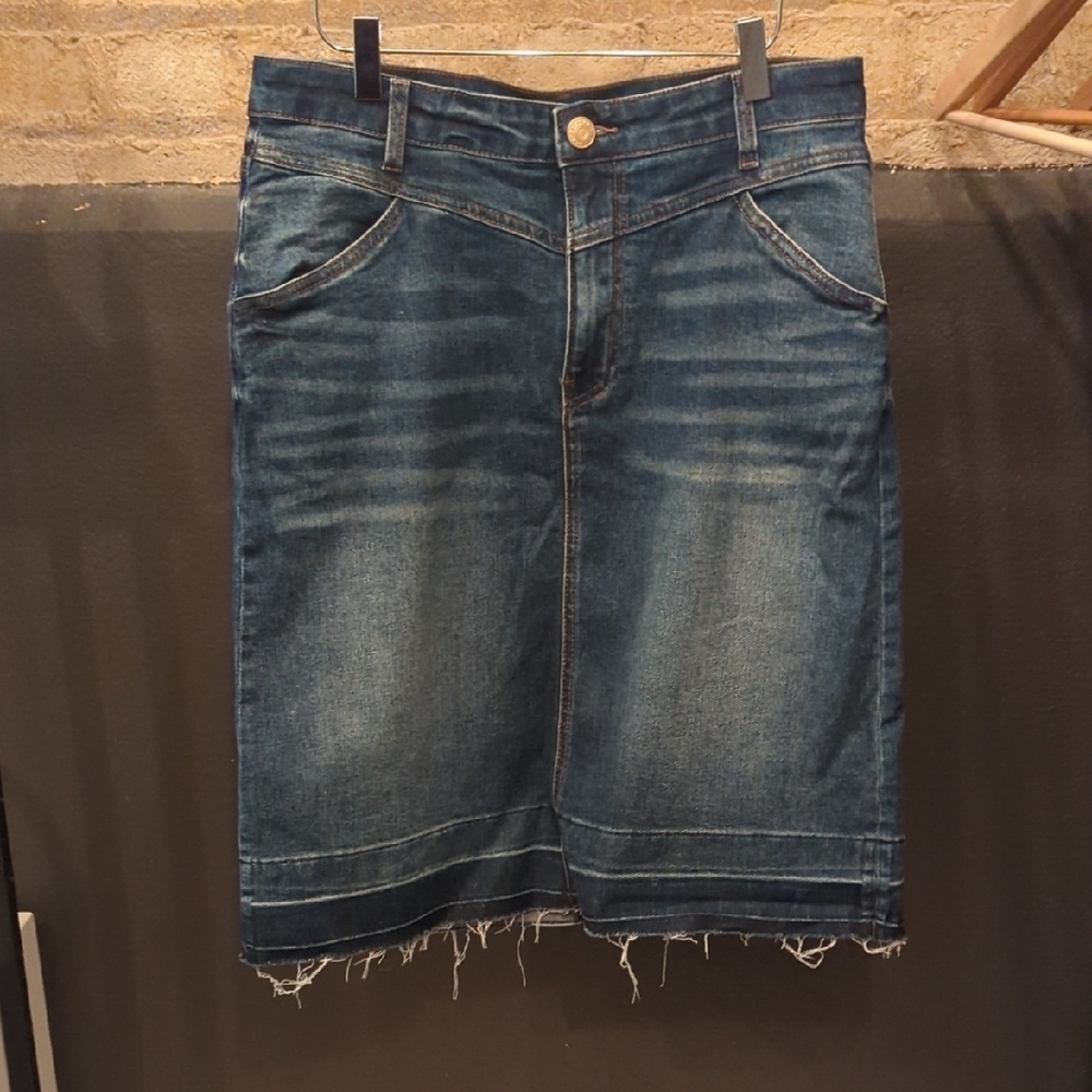 Kut from the Kloth Denim Skirt with Frayed Hem